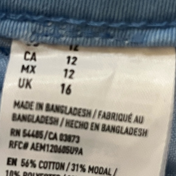 American Eagle Midi Shorts 12 - Picture 5 of 5